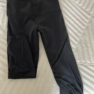Lulu Lemon Wunder Under High-Rise Crop in Dark Grey